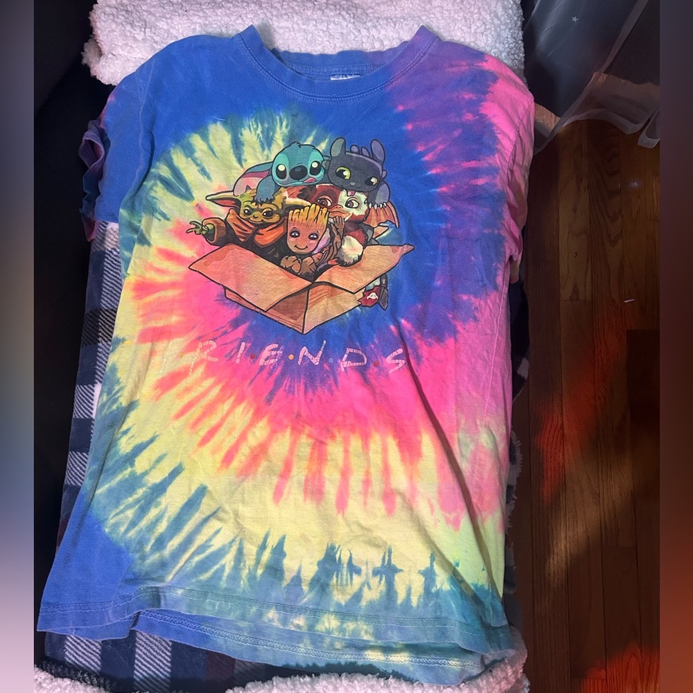Tye die, graphic tee
